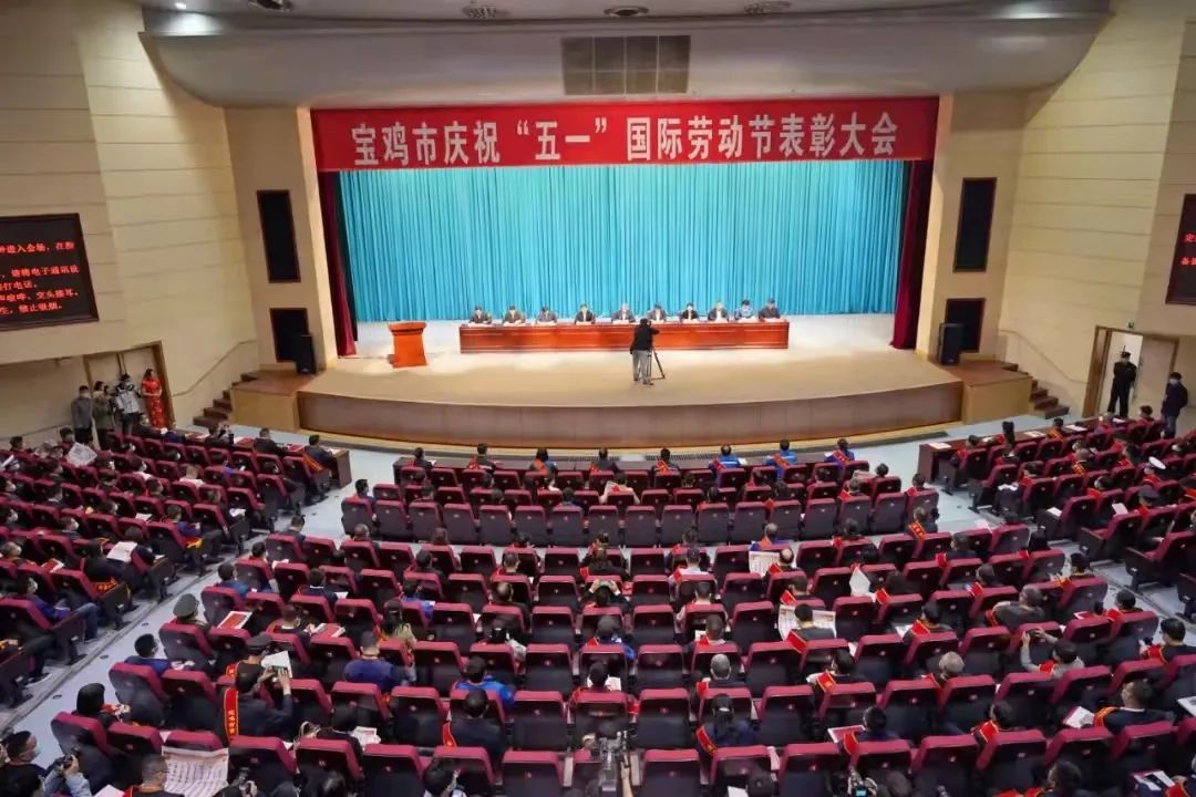 致敬勞模 學(xué)習(xí)先進