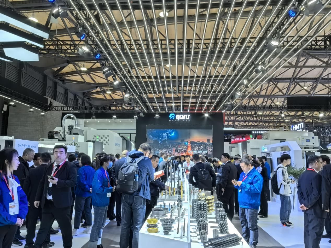 【中國工業(yè)報】秦川機床：智慧引領，勇?lián)圃鞆妵姑?></div>
                        <div   id=